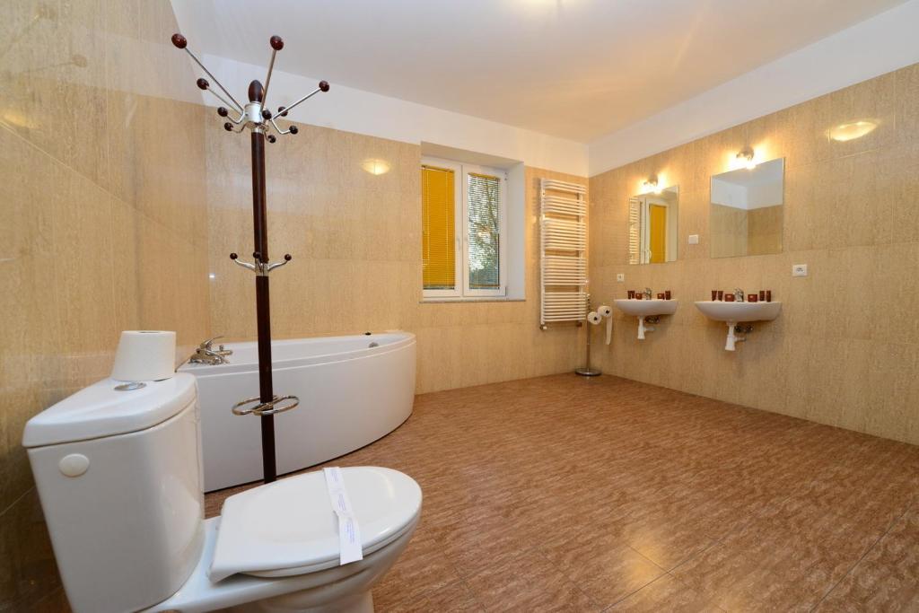 B&B Airport ModlinNowy Dwór Mazowiecki エクステリア 写真